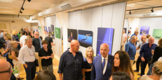 Flying Racquets incontra la tecnologia: la mostra di Ray Giubilo si arricchisce con il progetto “Amica”