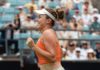 Linda Noskova regina di Wimbledon 2026. Comanda, crolla e poi batte Muchova per il primo Slam
